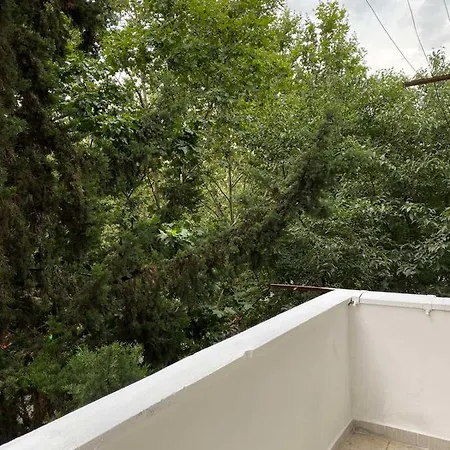 Your Tidy & Affordable Base In Tirane! Apartamento