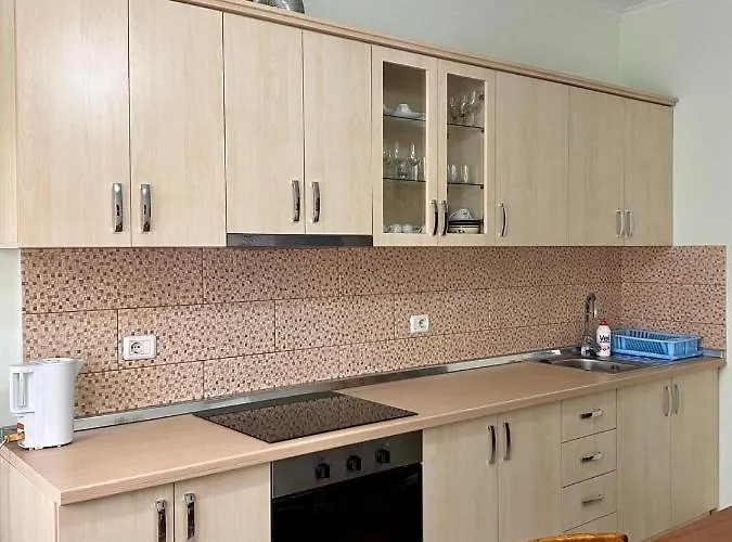 Your Tidy & Affordable Base In Tirane! Apartment *