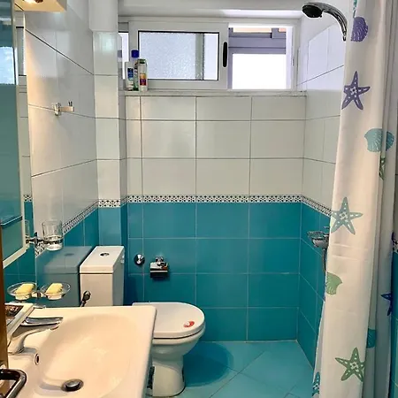 Your Tidy & Affordable Base In Tirane! Appartement