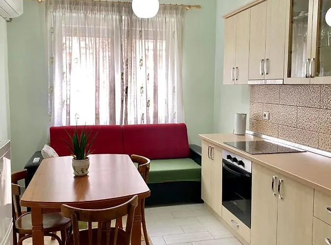 Your Tidy&affordable Base In Tiranë! Tirana